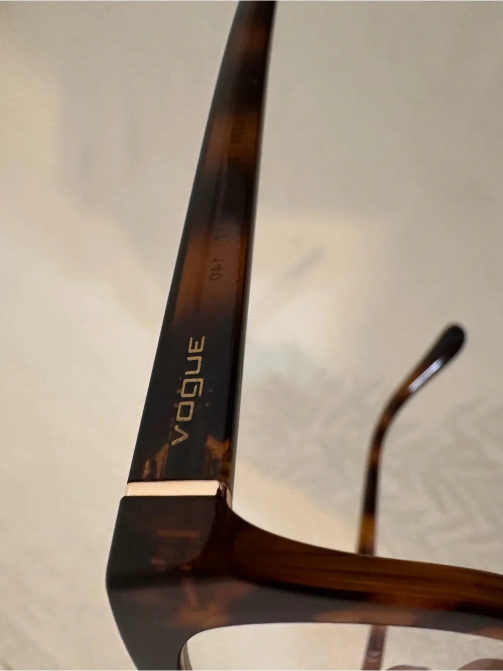 Vogue Tortoiseshell Cat-Eye Glasses in Brown and Black 51 17 140